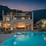 Luxury Salvina Willa Makarska