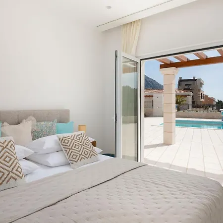 Luxury Salvina Villa