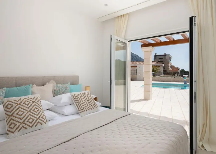 Luxury Salvina Villa