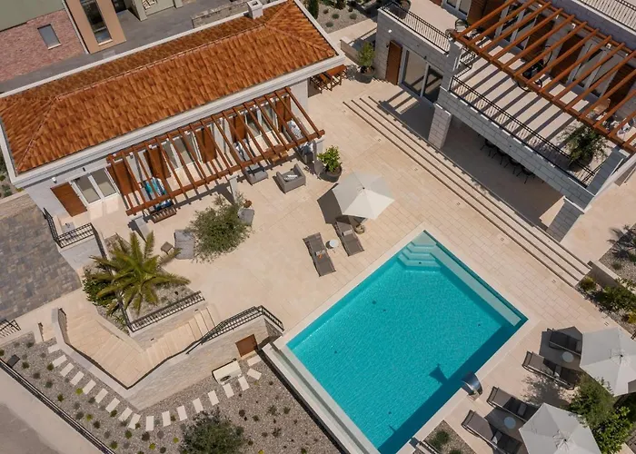 Luxury Salvina Villa